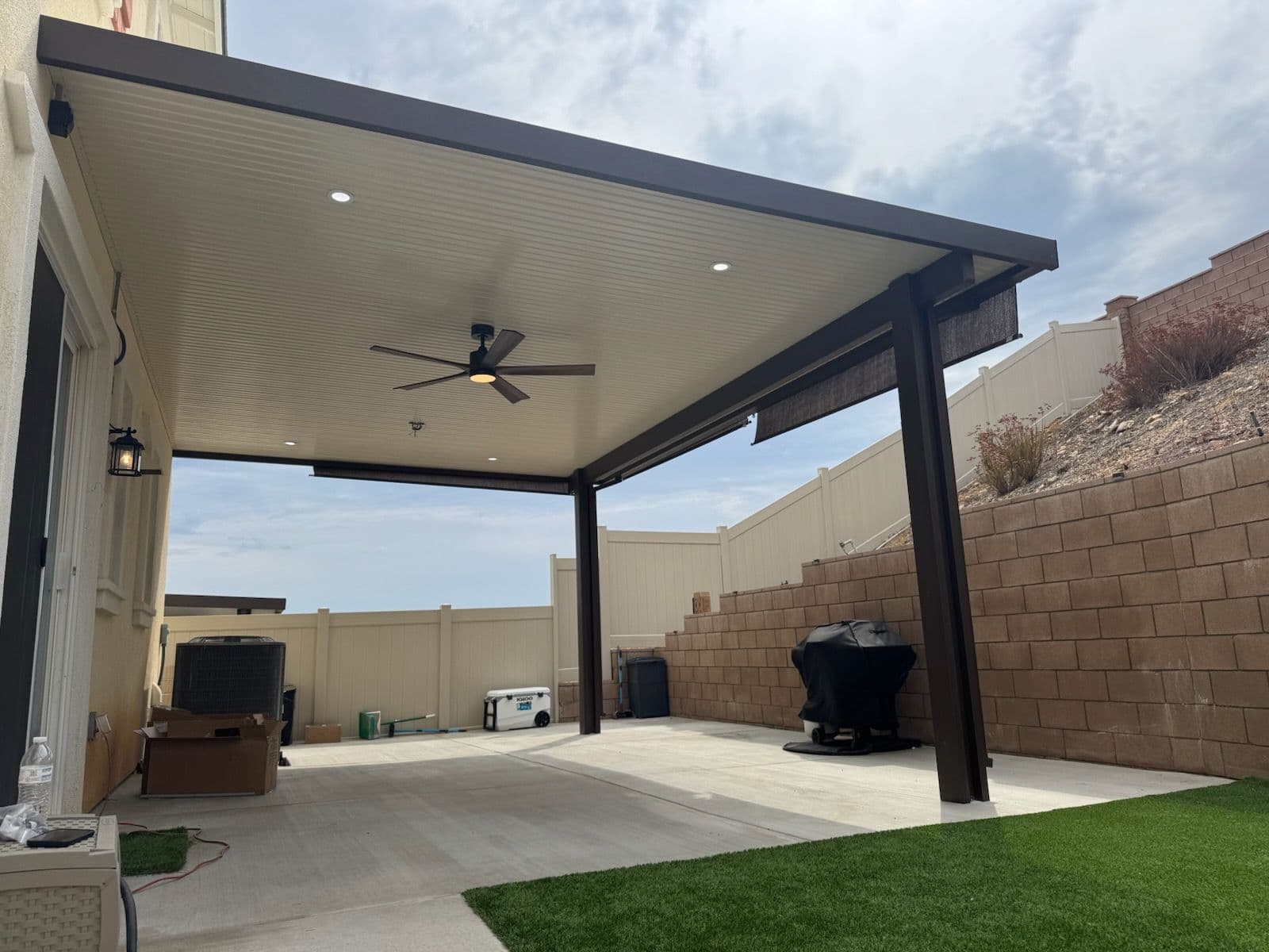 Sleek Alumawood Patio Cover in Murrieta image