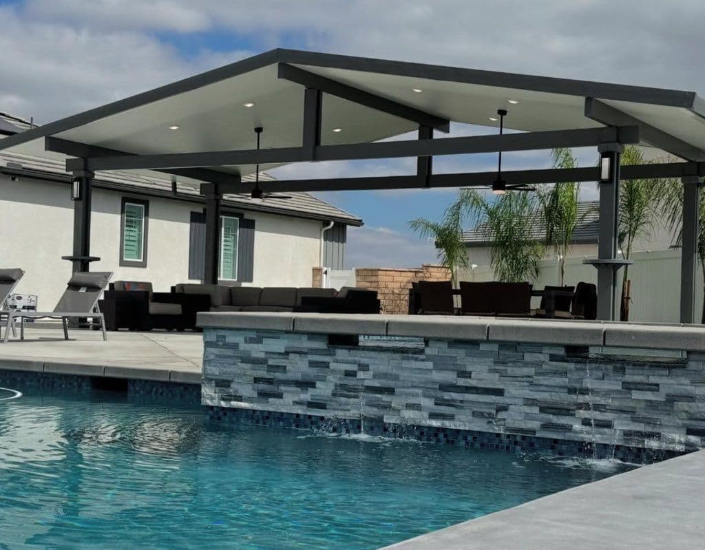 Serene Outdoor Oasis with Modern Pergola image